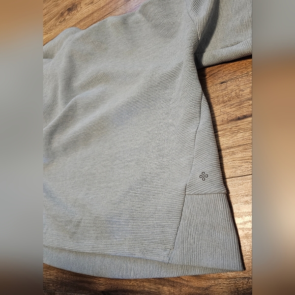 Shambhala Sweater - Picture 5 of 5